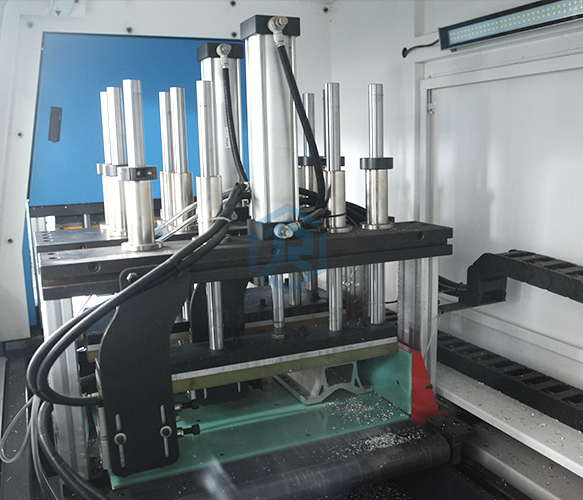 JR-455CNC-3A-1S 全自动拉尾料铝切机